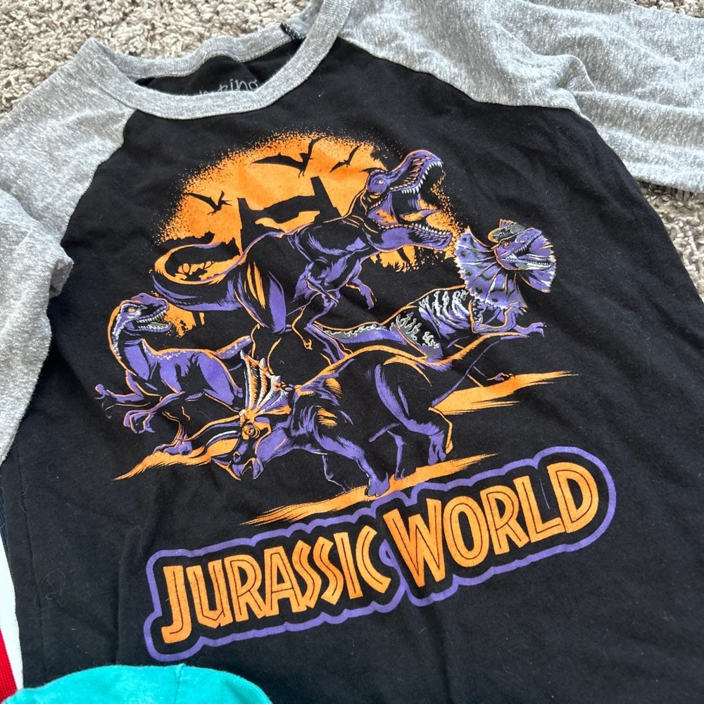 Boys Spider Man Jurassic World Dinosaur T-Shirt and Jogger Set Size 5/6 - Picture 8 of 9